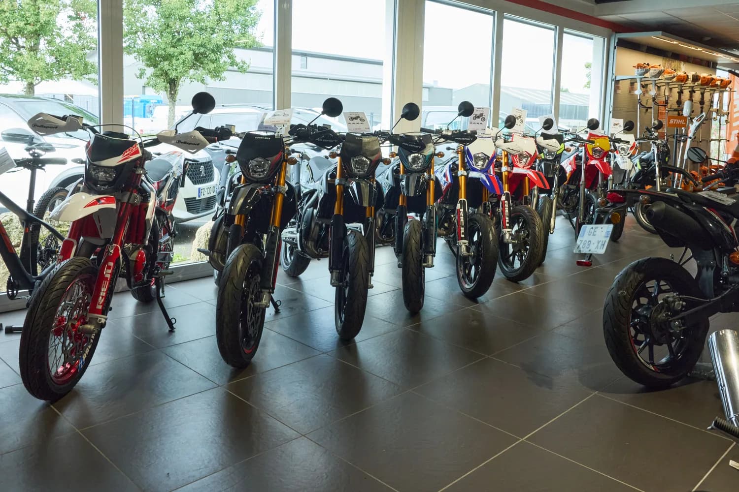 Showroom motos · Mesmin Répare, garage à Saint-Mesmin (Vendée)