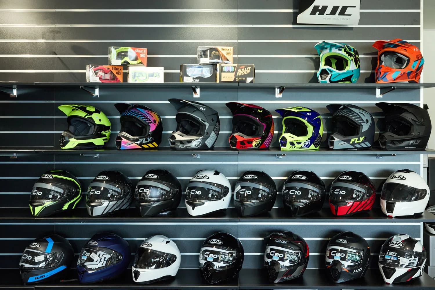Équipement & casques · Mesmin Répare, garage à Saint-Mesmin (Vendée)